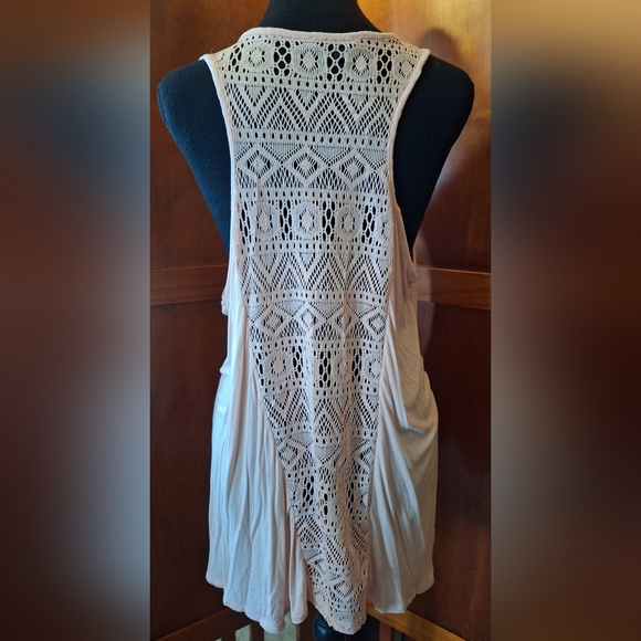 🐘 ATTITUDE NOT INCLUDED pink tank top with elephants & lace back. Size 2X - Picture 4 of 7